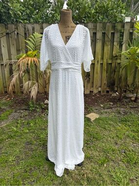 White parigi maxi Dress size L NWT